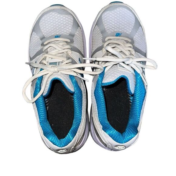 New Balance Women’s 1540 V2 Lace Up Running Shoes | 6 - Picture 4 of 7